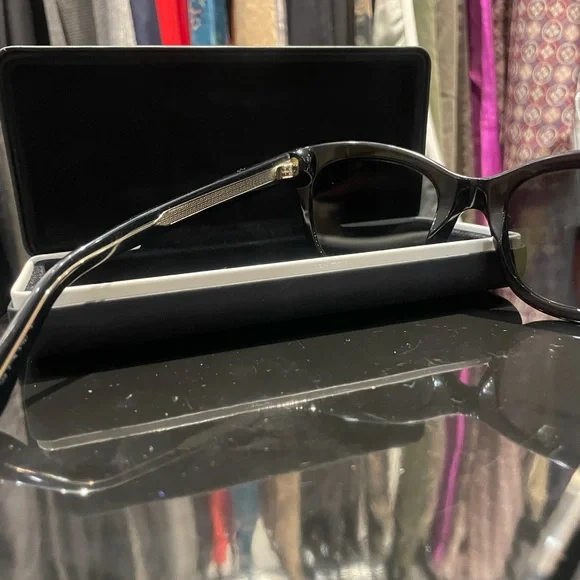 Authentic GIVENCHY Black Acetate Cat Eye Sunglasses GV 7077/S 🕶️✨ - Picture 2 of 4